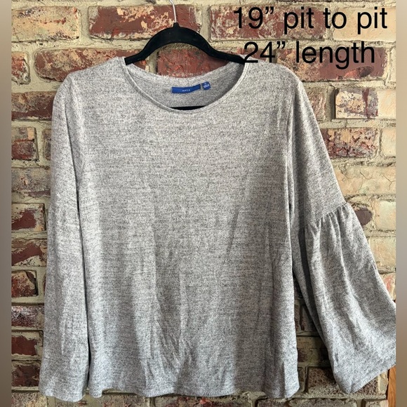 Apt. 9 Tops - ✨ Apt. 9 Gray Bell Sleeve Knit Top | Size M